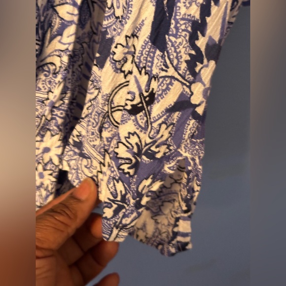 Catherines Women Button Down Collar Floral Button Cuffed Shirt - Picture 7 of 13